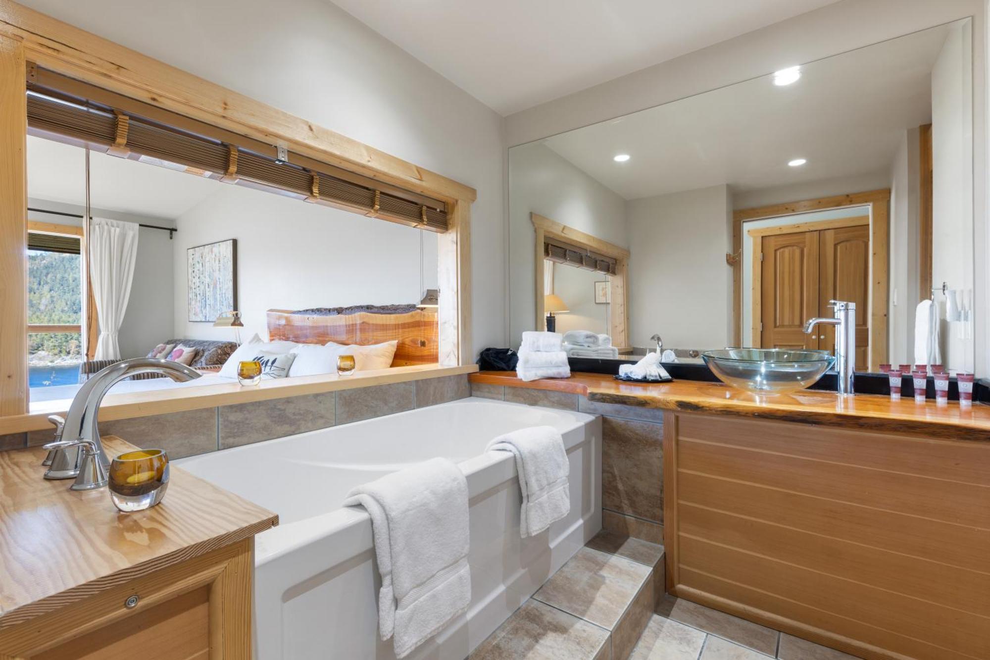 West Coast Wilderness Lodge Egmont Dış mekan fotoğraf